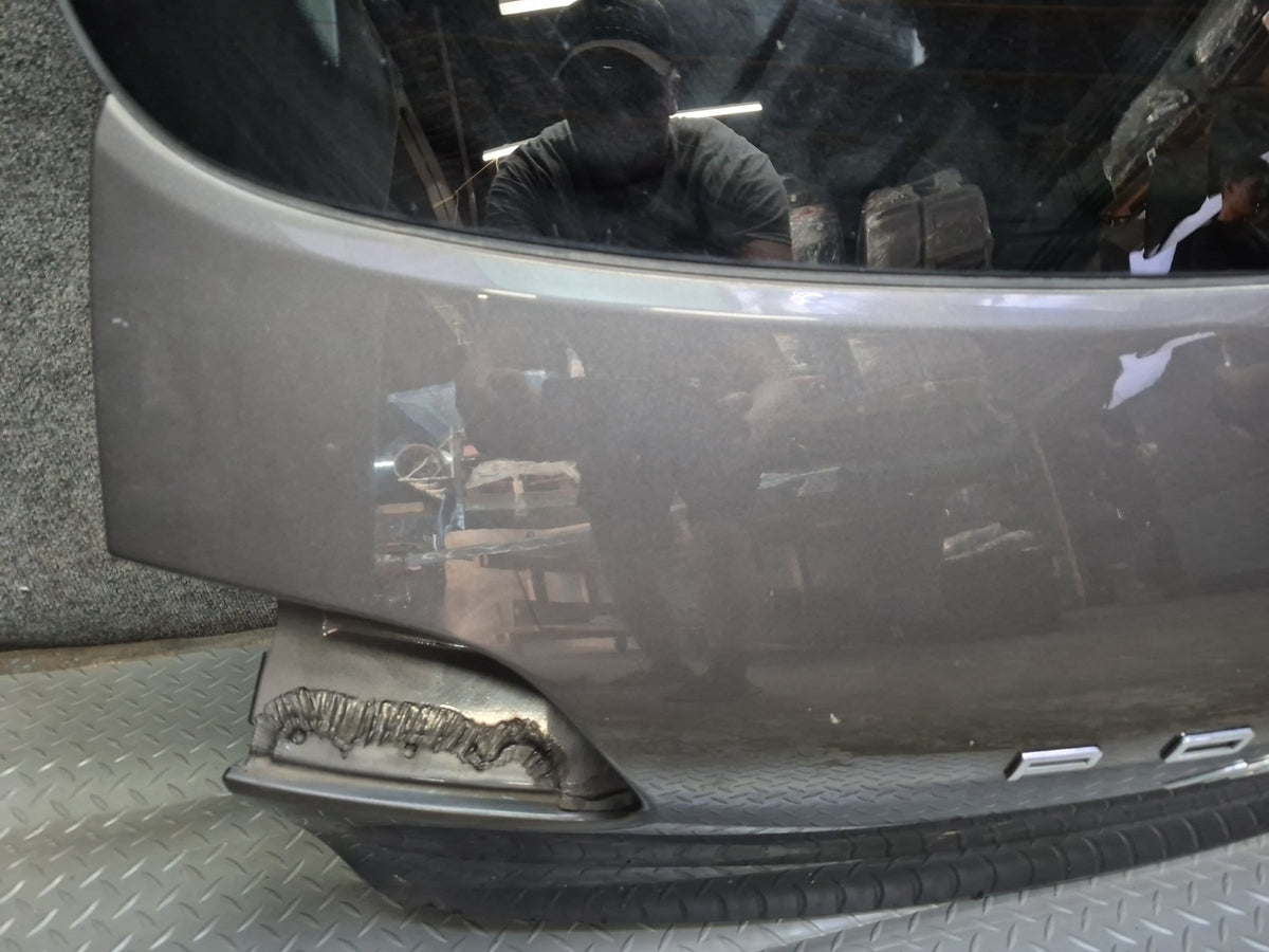 2015-2018 Porsche Macan Rear Trunk Lid Tail Gate W/ Glass Assembly Gray