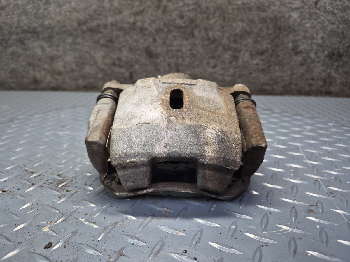 00-05 Toyota MR2 Spyder ZZW30L Set of 2 Front Left & Right Brake Caliper OEM