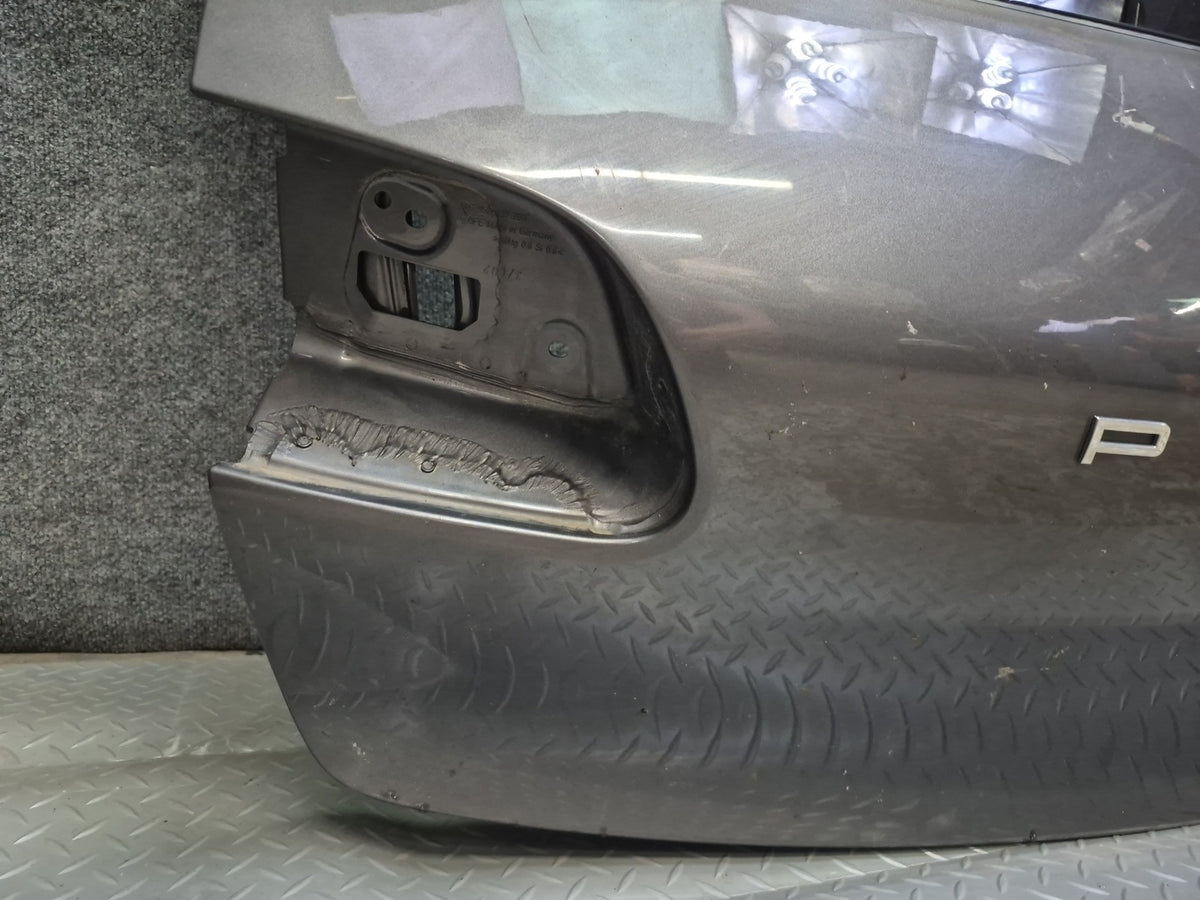 2015-2018 Porsche Macan Rear Trunk Lid Tail Gate W/ Glass Assembly Gray