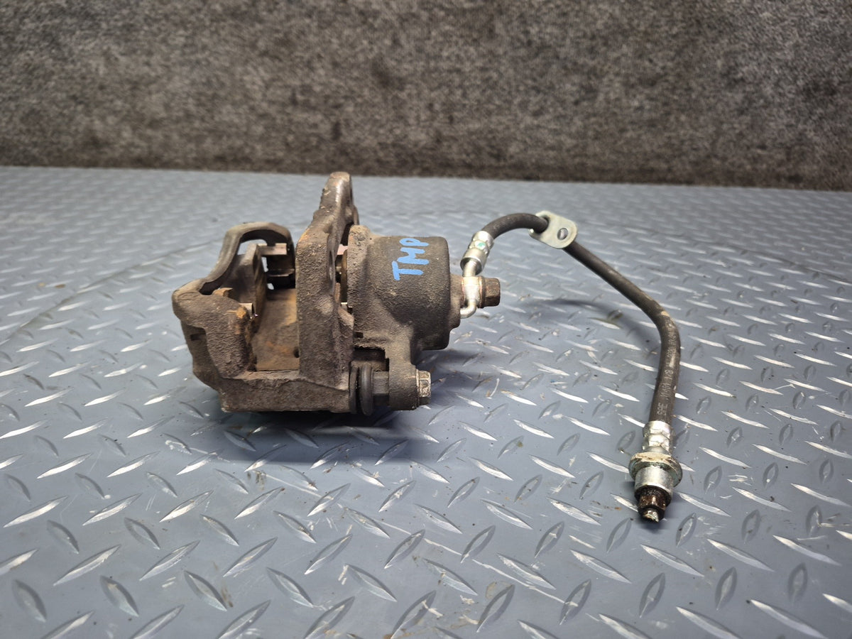00-05 Toyota MR2 Spyder ZZW30L Set of 2 Front Left & Right Brake Caliper OEM