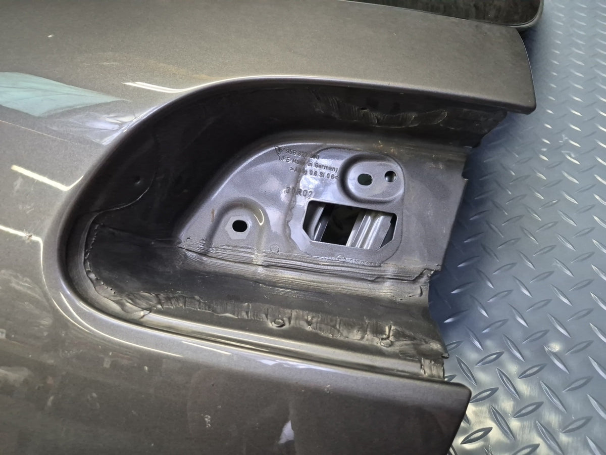 2015-2018 Porsche Macan Rear Trunk Lid Tail Gate W/ Glass Assembly Gray