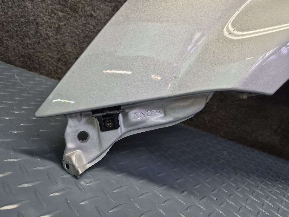 00-05 Toyota MR2 Spyder ZZW30L Front Left Fender Shell Panel Cover Silver OEM