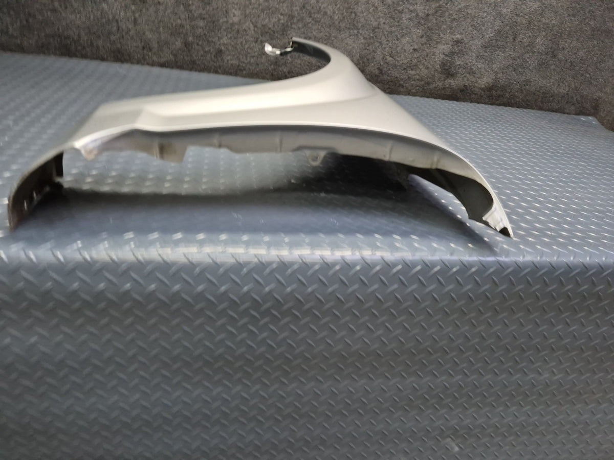 00-05 Toyota MR2 Spyder ZZW30L Front Left Fender Shell Panel Cover Silver OEM