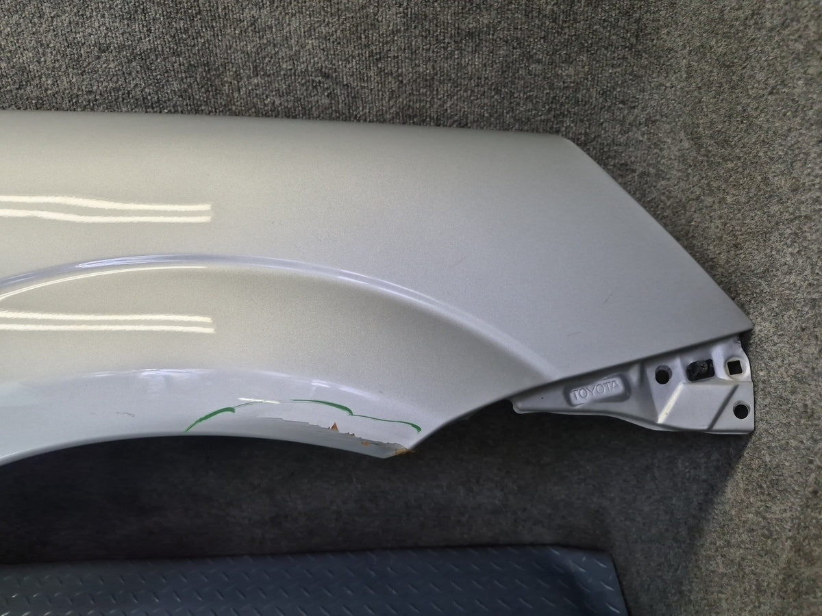 00-05 Toyota MR2 Spyder ZZW30L Rear Left Quarter Shell Cover Panel Damaged