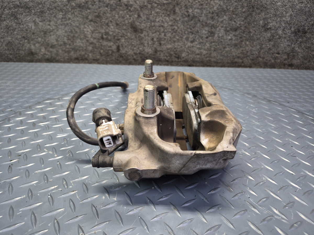 01-06 Lexus UCF30L LS430 Set of 2 Front Left & Right Sumitomo Brake Caliper OEM