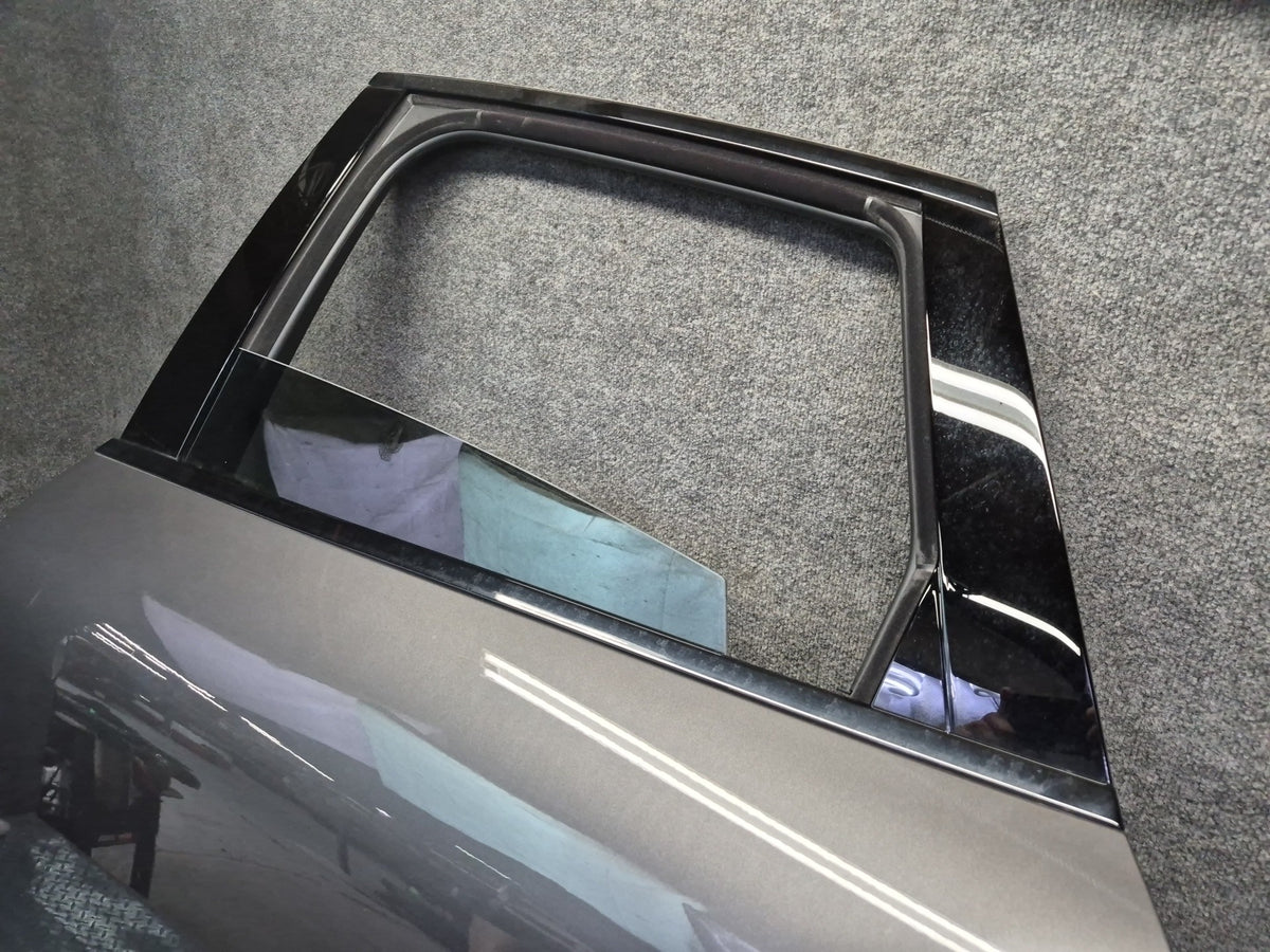 15-18 Porsche Macan Rear Left Door Shell Panel W/ Keyless Handle Window Motor