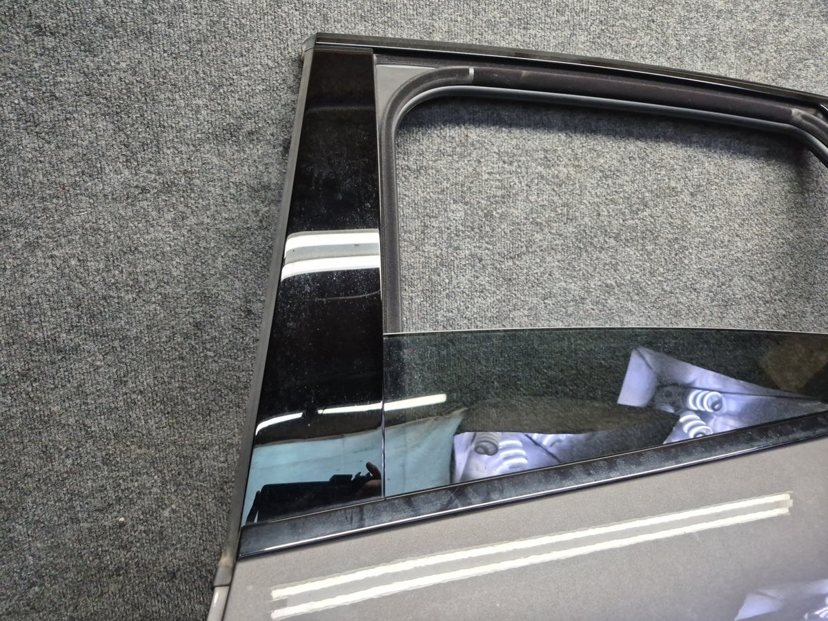 15-18 Porsche Macan Rear Left Door Shell Panel W/ Keyless Handle Window Motor