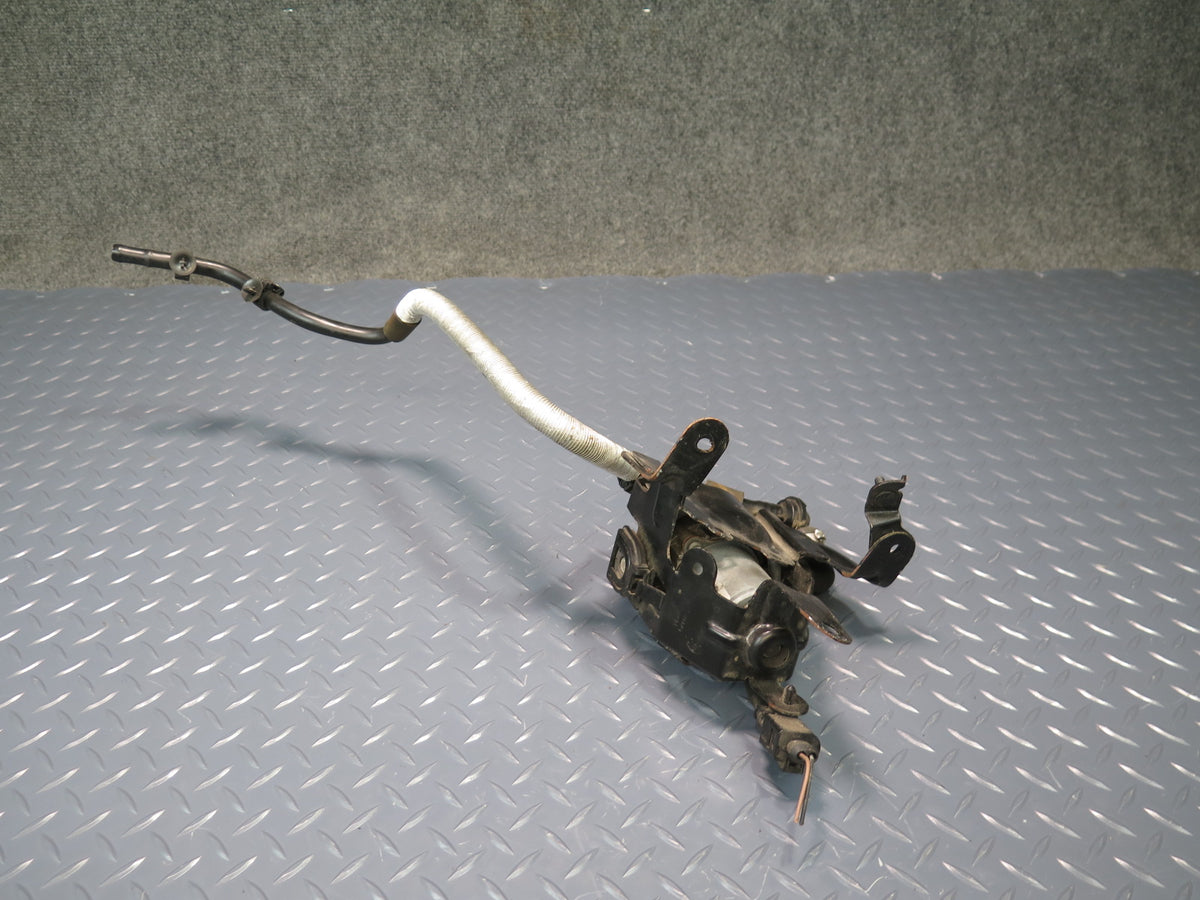 08-15 Audi A5 S5 RS5 8F7 Brake Booster Vacuum Pump w Pipe 8E0927317H OEM