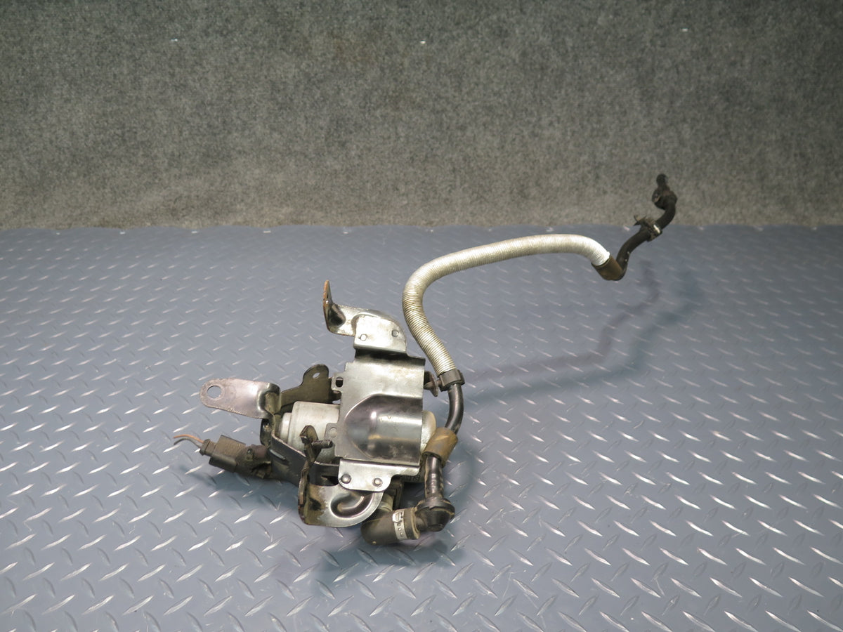 08-15 Audi A5 S5 RS5 8F7 Brake Booster Vacuum Pump w Pipe 8E0927317H OEM
