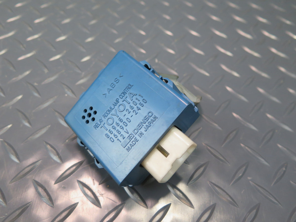 94-95 Toyota Hiace KZH106W RHD Room Lamp Control Relay Module Unit OEM