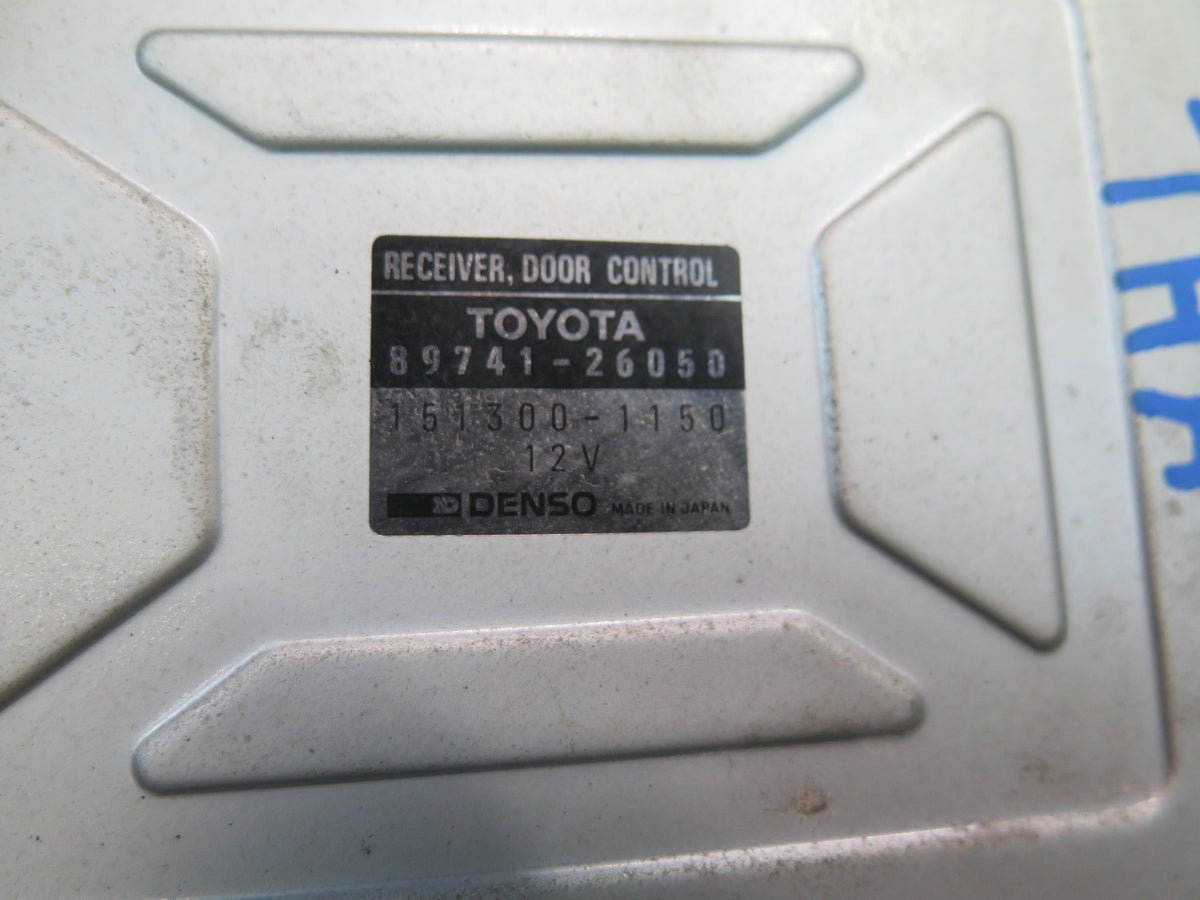 94-95 Toyota Hiace KZH106W Door Receiver Control Module 89741-26050 OEM