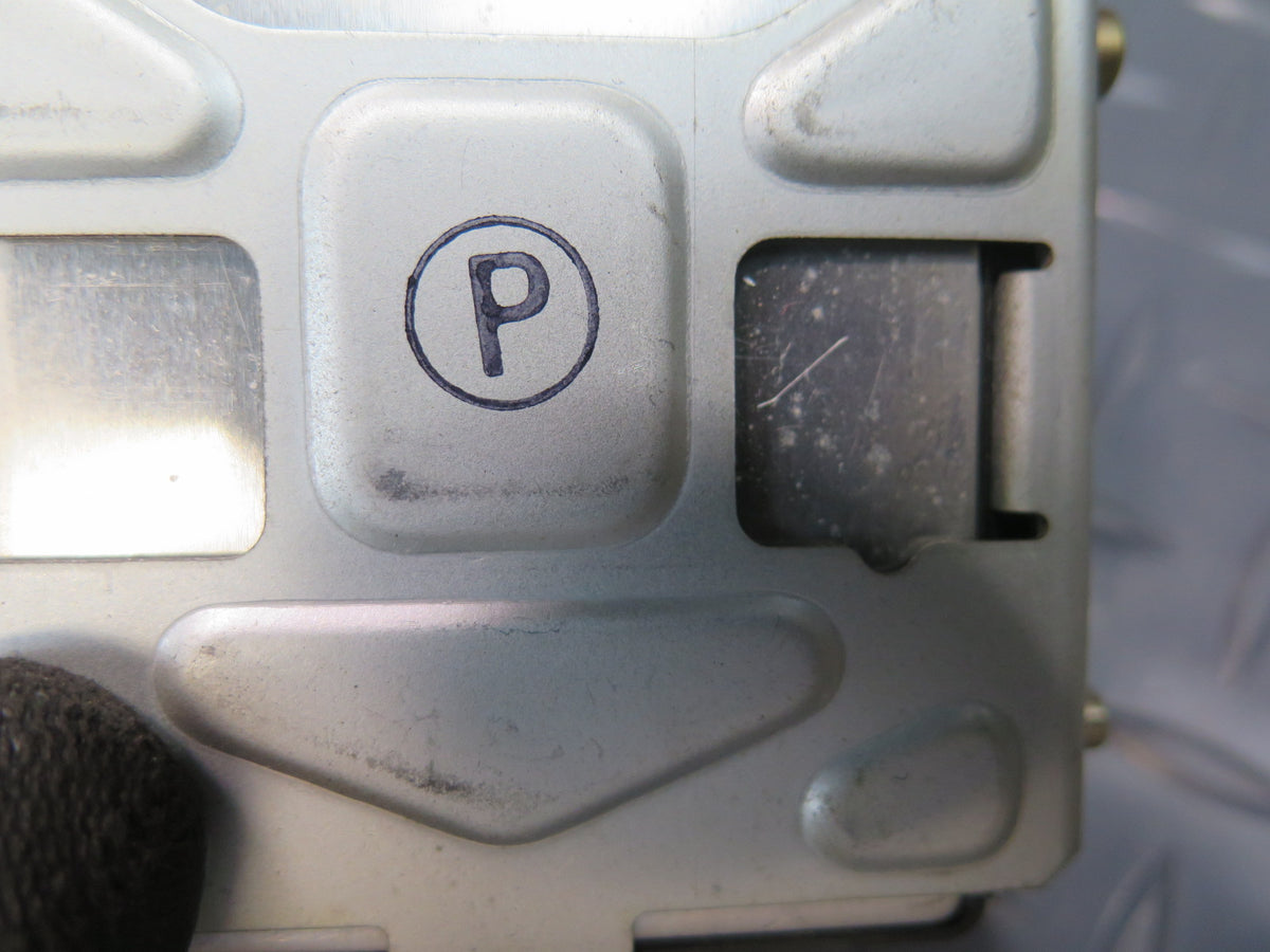 93-95 Toyota Hiace KZH106W Suspension Absorber Control Module 89243-26020 OEM