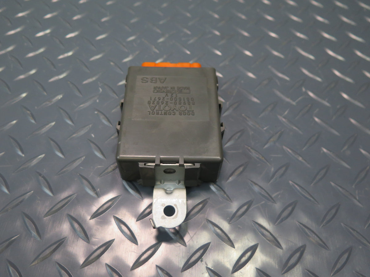 93-95 Toyota Hiace KZH106W Door Control Module Unit 85980-26020 OEM