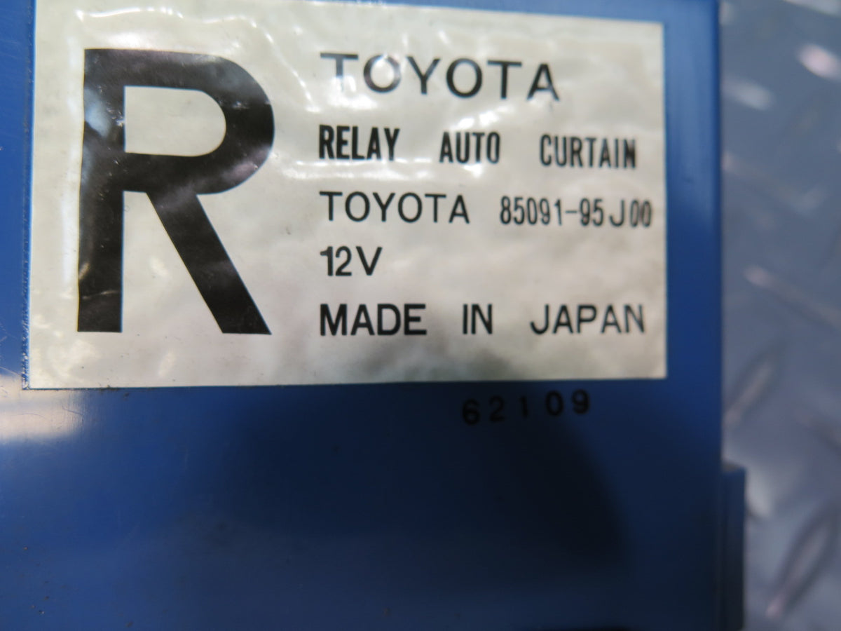 93-95 Toyota Hiace KZH106W Right Auto Curtain Relay 85091-95J00 OEM