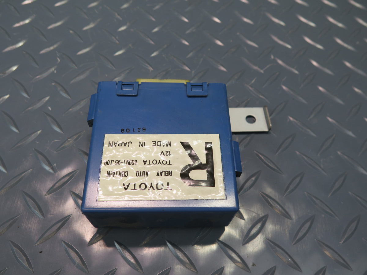 93-95 Toyota Hiace KZH106W Right Auto Curtain Relay 85091-95J00 OEM