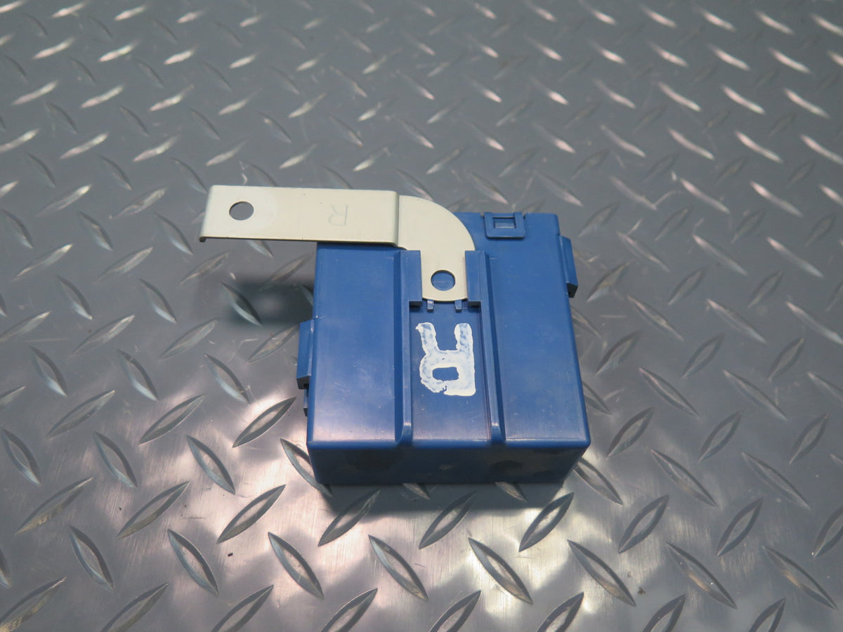93-95 Toyota Hiace KZH106W Right Auto Curtain Relay 85091-95J00 OEM