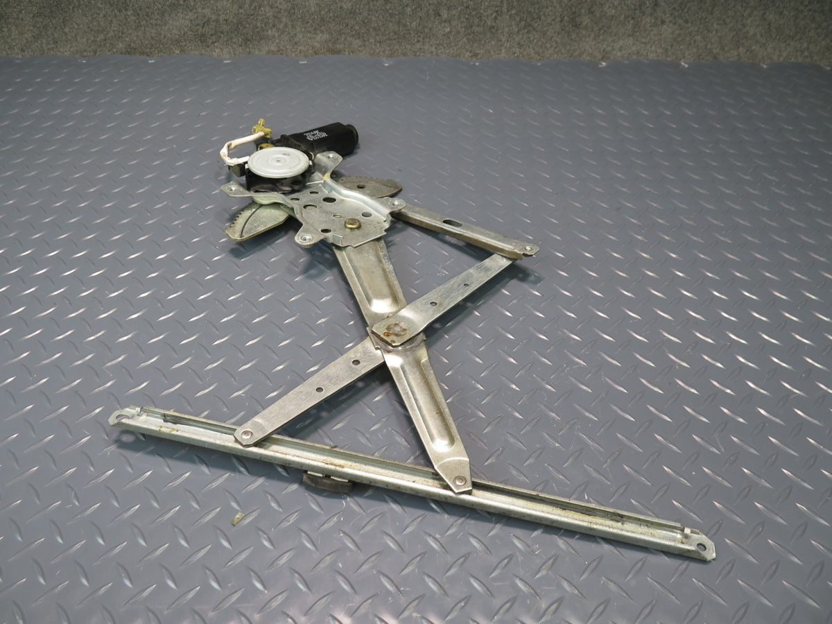 94-95 Toyota Hiace KZH106W Front Right Door Window Regulator w Motor OEM