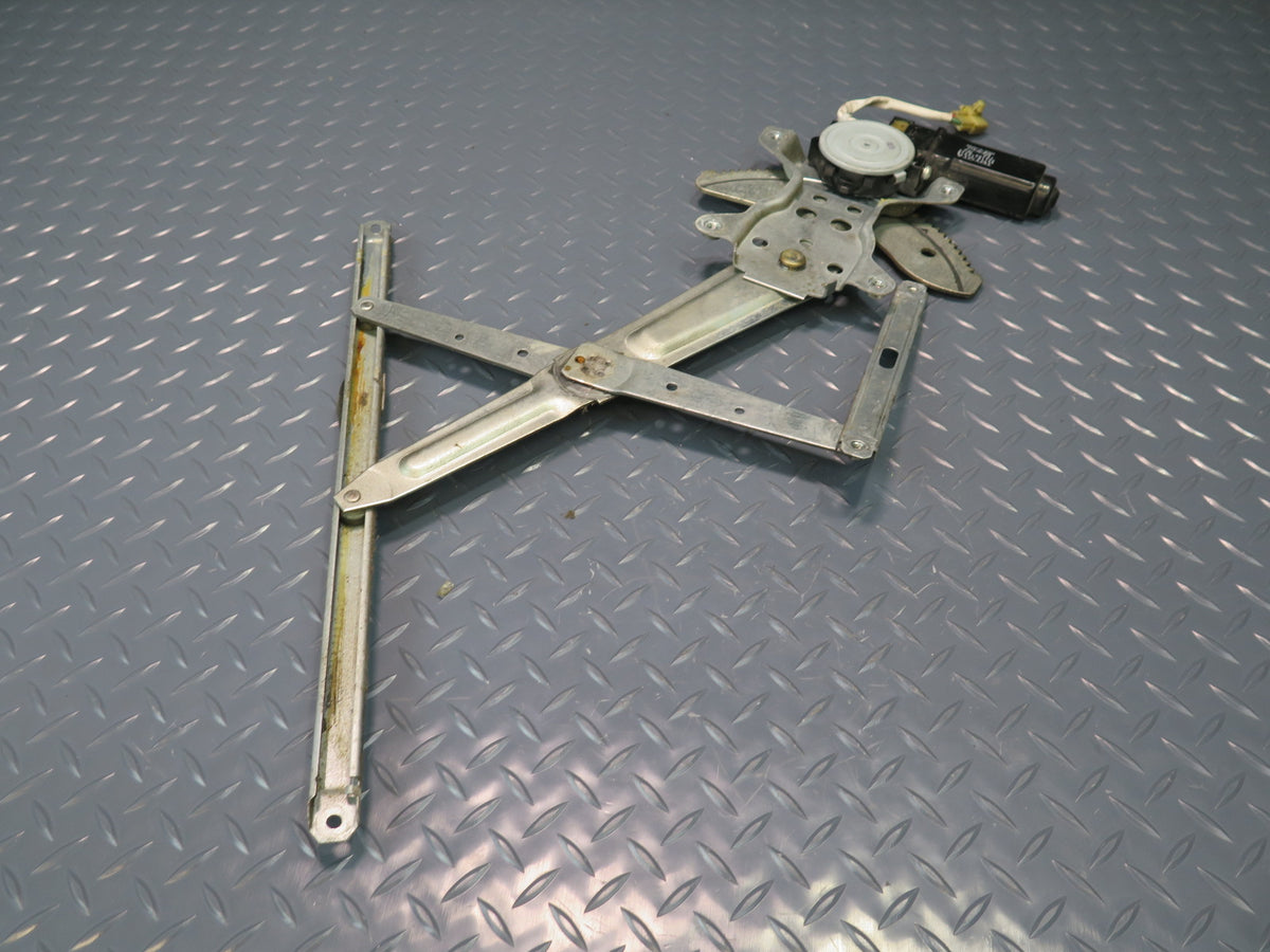 94-95 Toyota Hiace KZH106W Front Right Door Window Regulator w Motor OEM