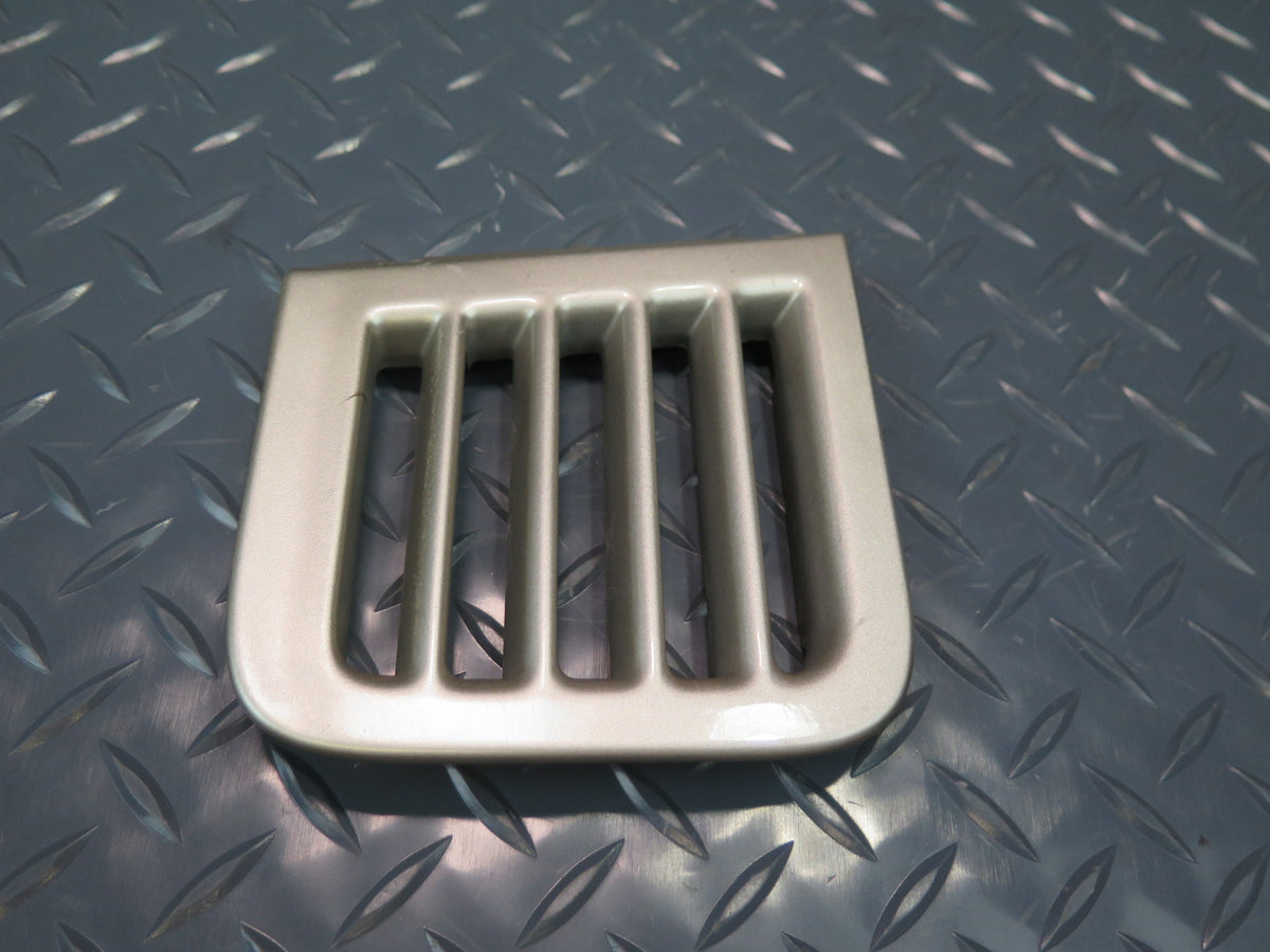 93-96 Toyota Hiace KZH106W Front Right Air Intake Duct Grille OEM