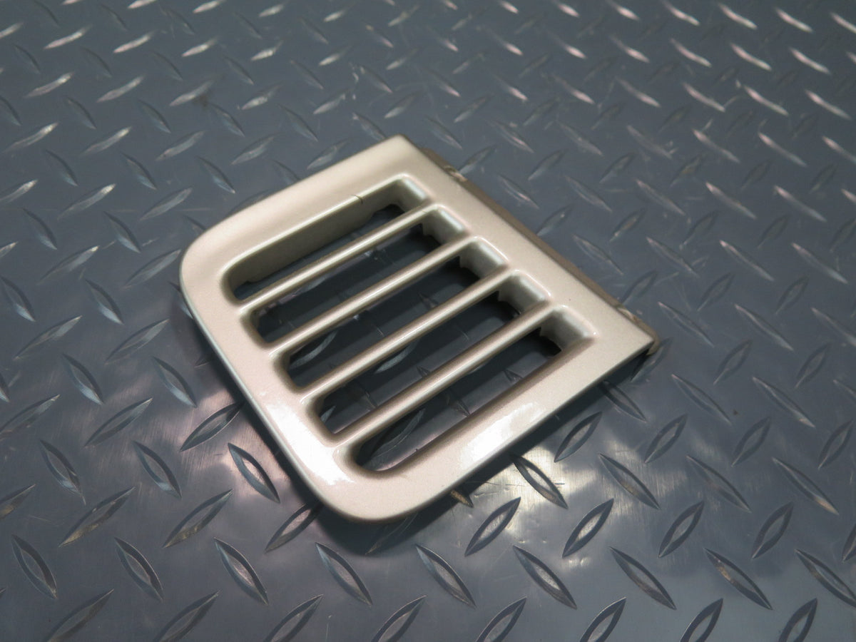 93-96 Toyota Hiace KZH106W Front Right Air Intake Duct Grille OEM