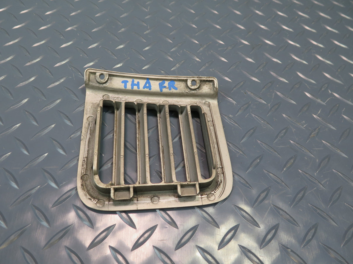 93-96 Toyota Hiace KZH106W Front Right Air Intake Duct Grille OEM