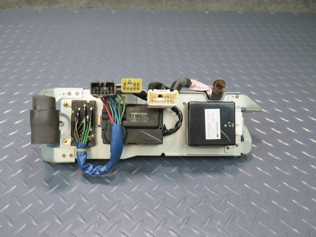 93-95 Toyota Hiace KZH106W Rear A/C Heater Climate Control Unit w Relay OEM