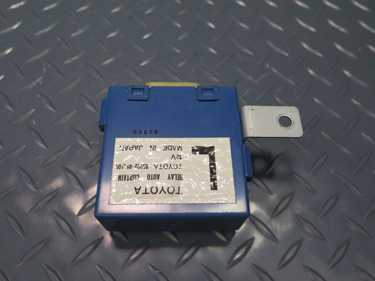 93-95 Toyota Hiace KZH106W Left Auto Curtain Relay 85092-95J00 OEM