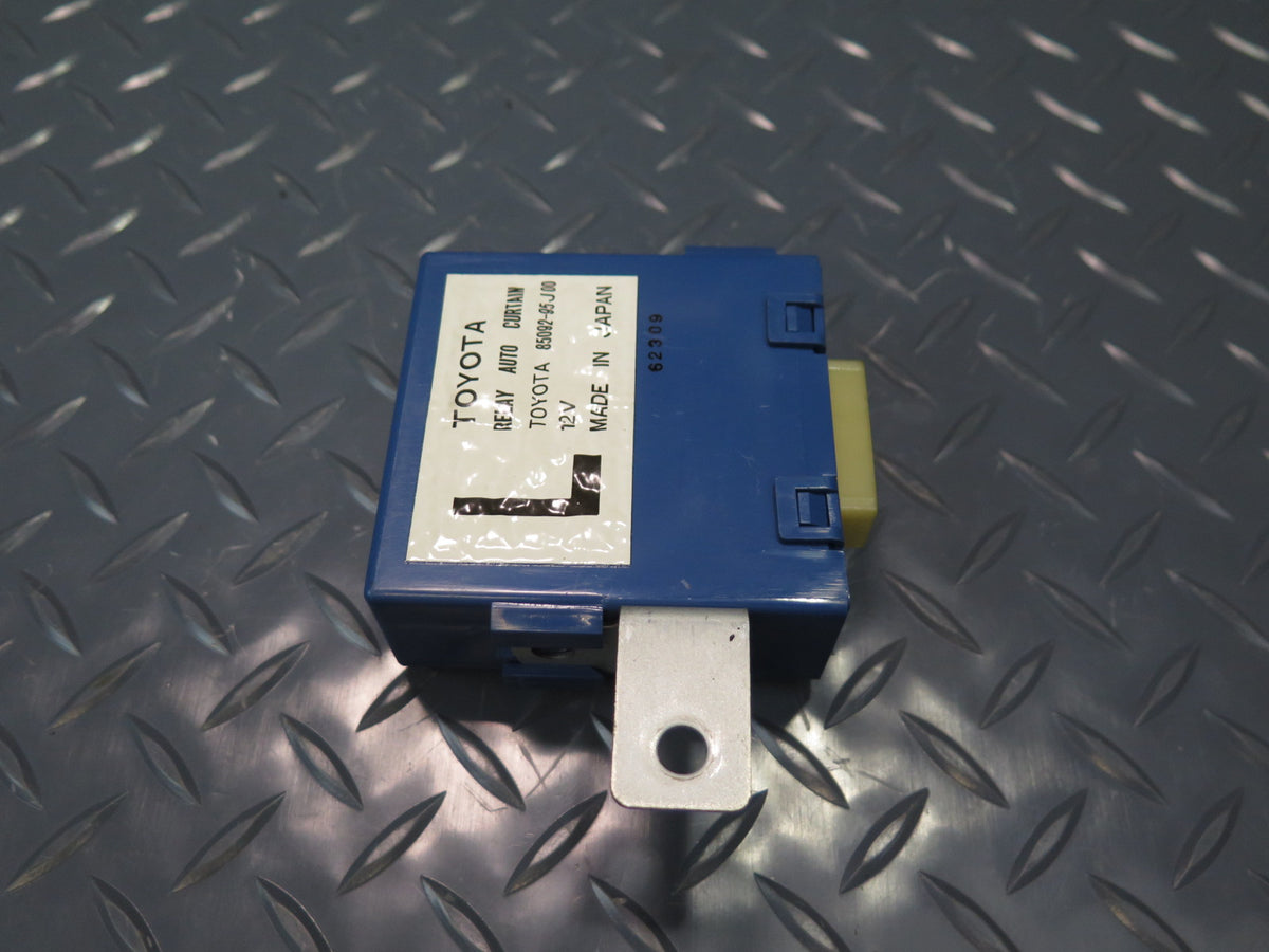 93-95 Toyota Hiace KZH106W Left Auto Curtain Relay 85092-95J00 OEM