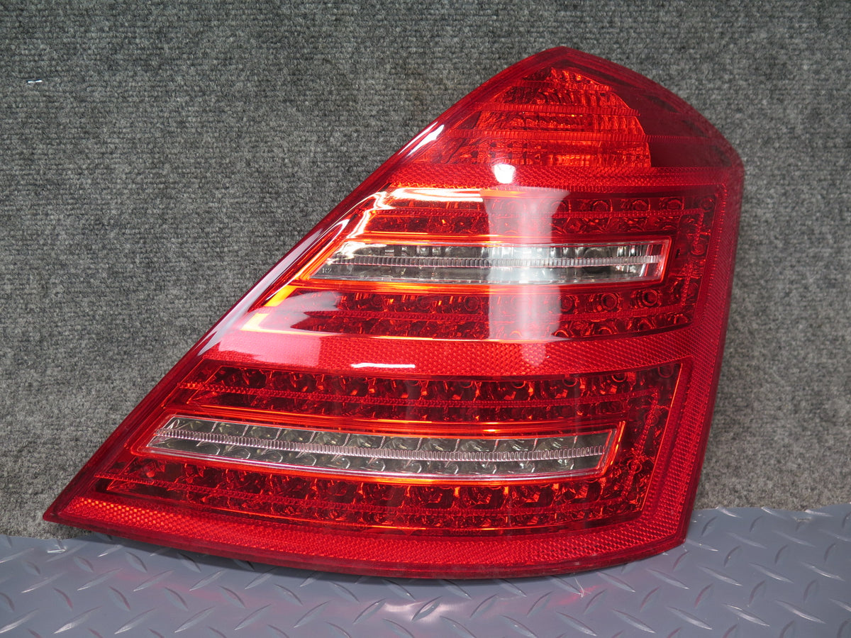 07-09 Mercedes W221 S-class Facelift Style Rear Right Tail Light Lamp