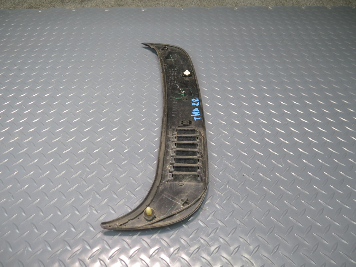 93-96 Toyota Hiace KZH106W Rear Right Quarter Louver Ventilation Grille OEM
