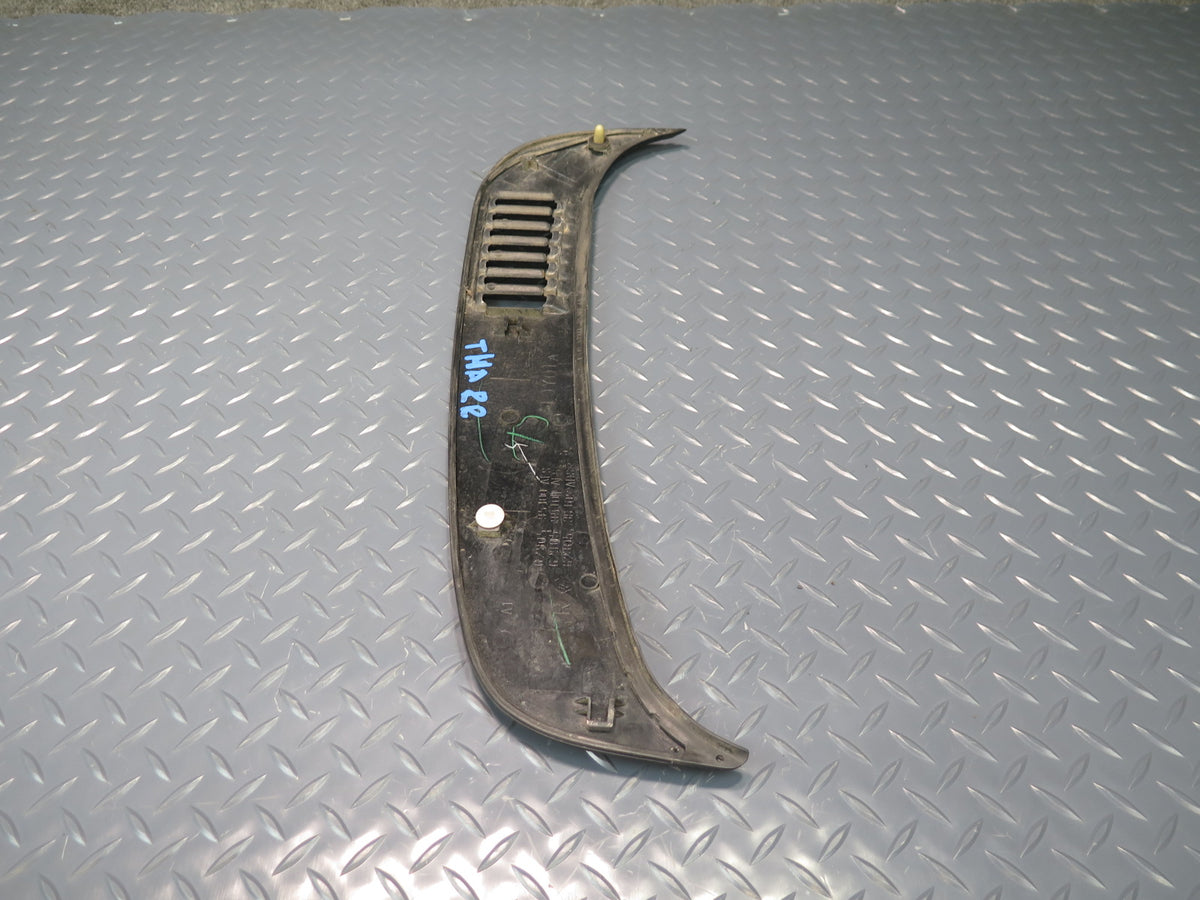 93-96 Toyota Hiace KZH106W Rear Right Quarter Louver Ventilation Grille OEM