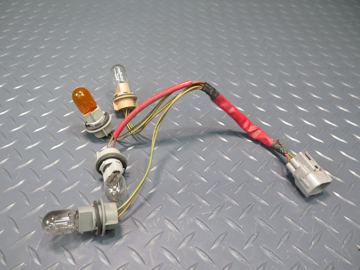 03-05 Toyota MR2 Spyder ZZW30L Rear Right Tail Light Bulb Socket Wiring Set OEM