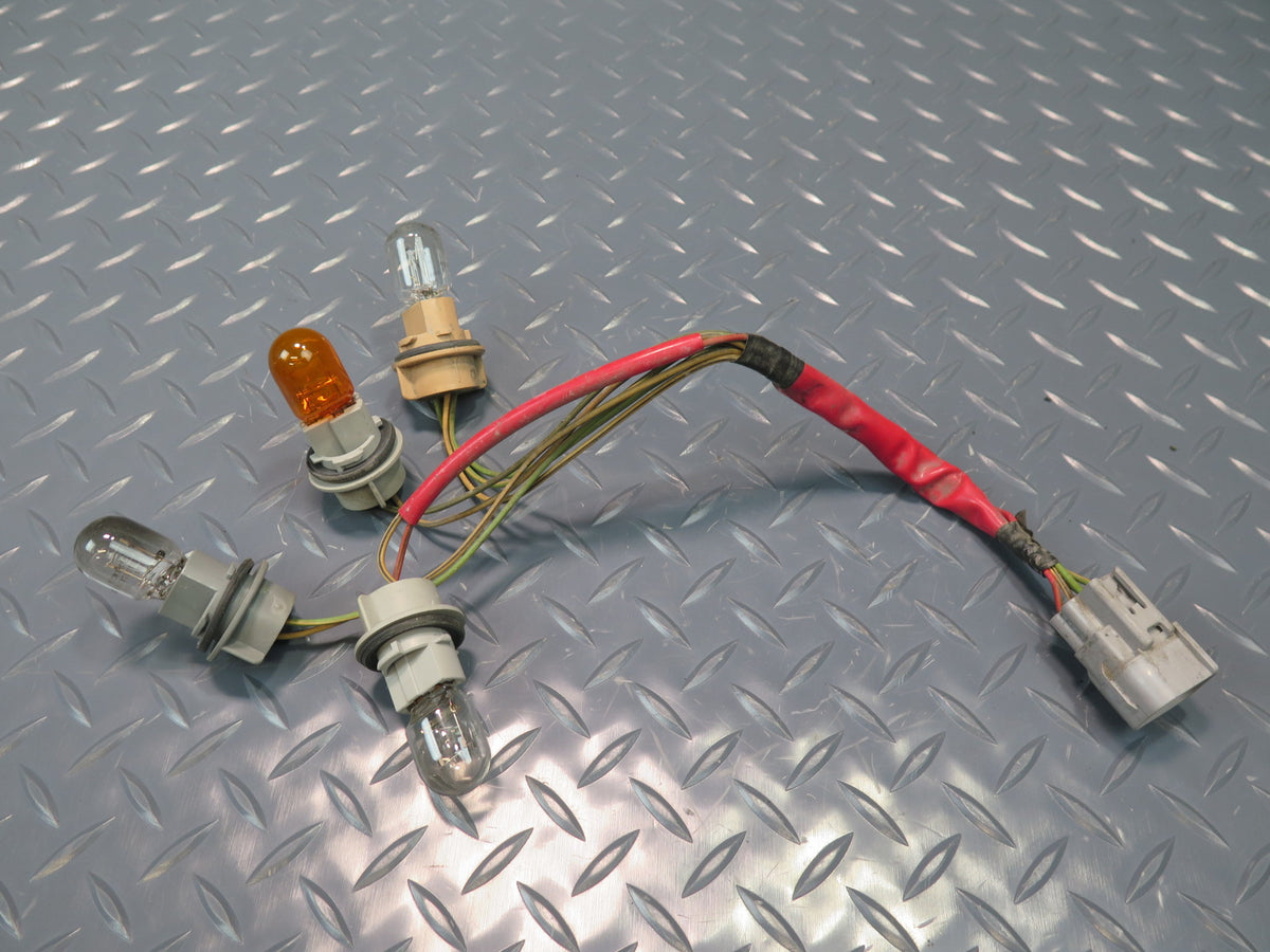 03-05 Toyota MR2 Spyder ZZW30L Rear Right Tail Light Bulb Socket Wiring Set OEM