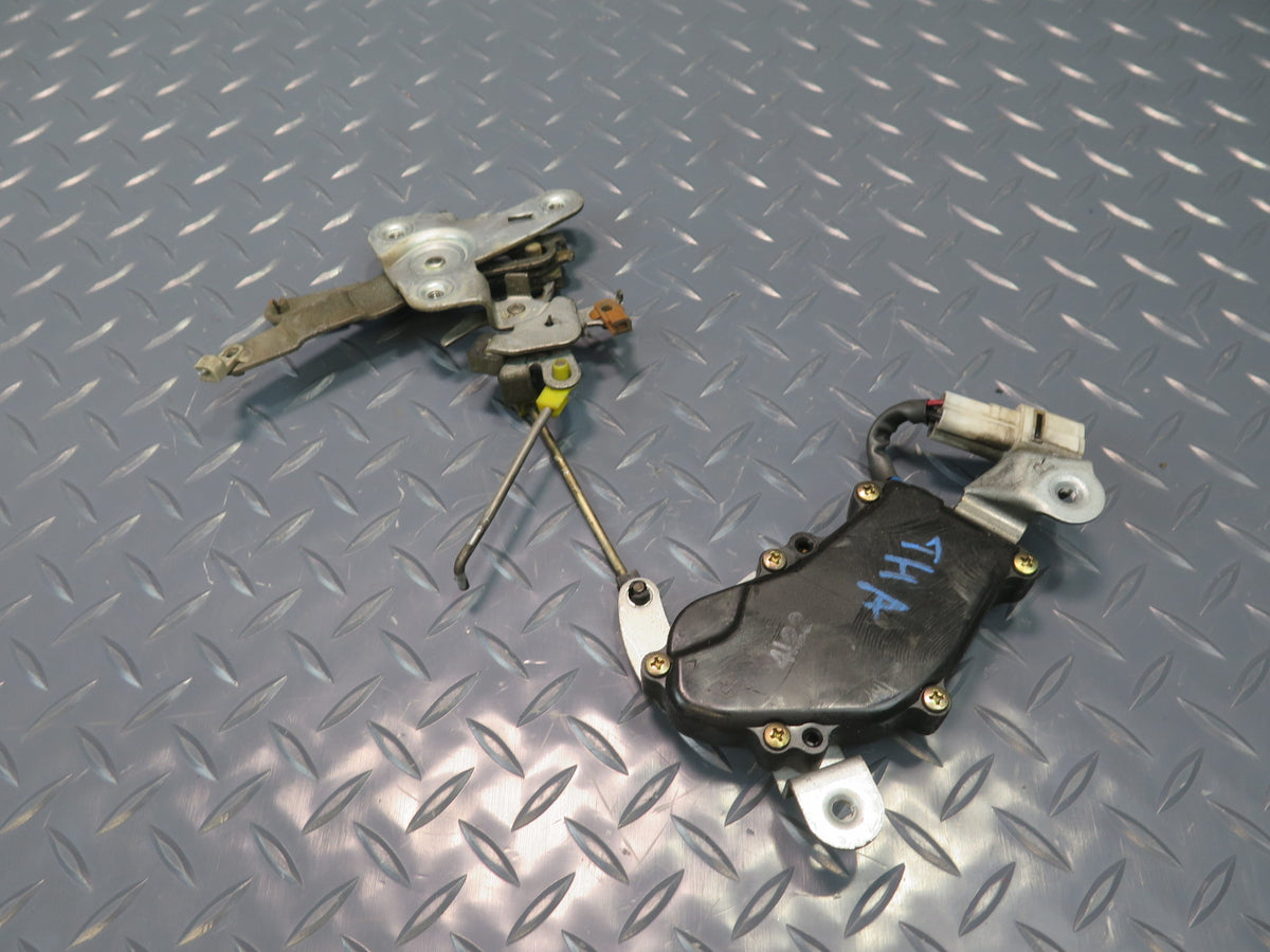 89-95 Toyota Hiace KZH106W Rear Trunk Lock Latch Actuator OEM