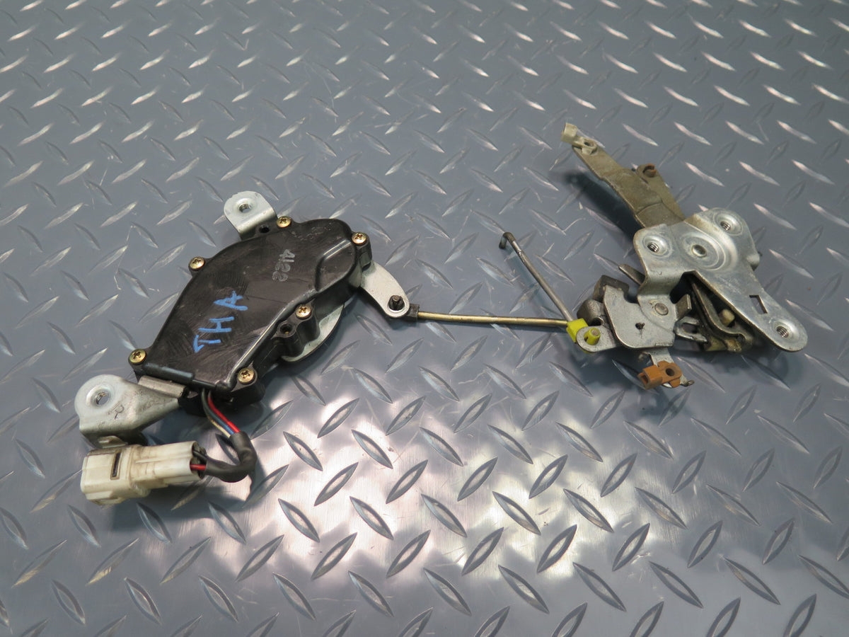 89-95 Toyota Hiace KZH106W Rear Trunk Lock Latch Actuator OEM