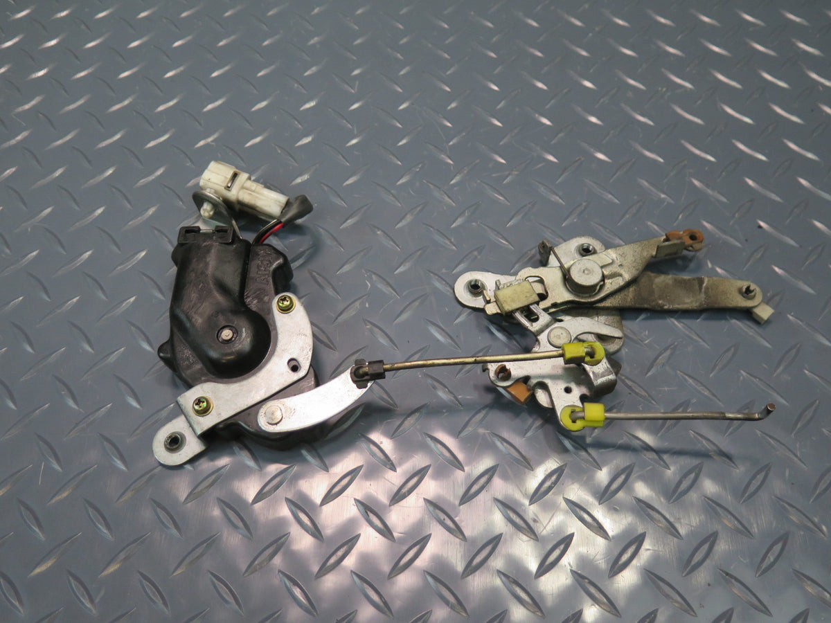89-95 Toyota Hiace KZH106W Rear Trunk Lock Latch Actuator OEM