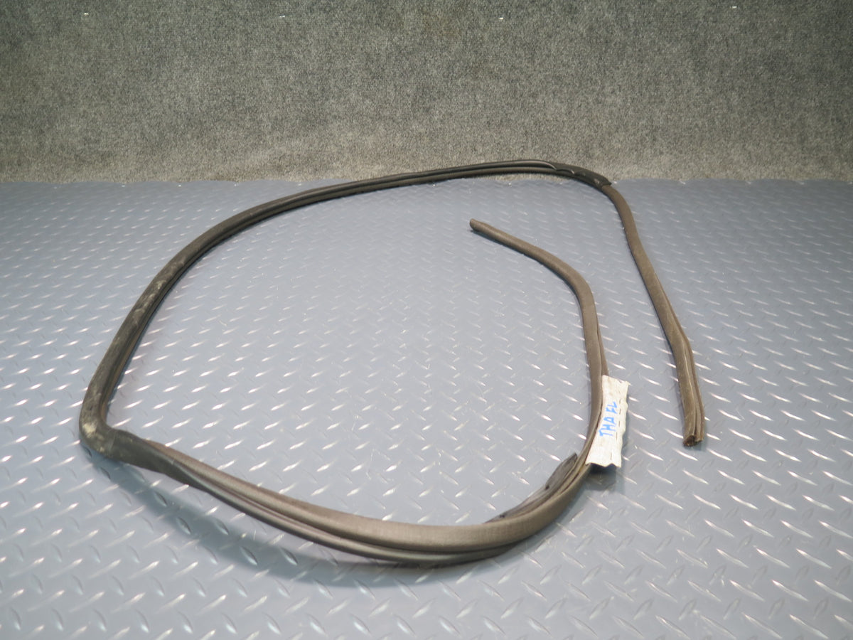 93-99 Toyota Hiace KZH106W Front Right Door Weatherstrip Rubber Seal Gasket OEM