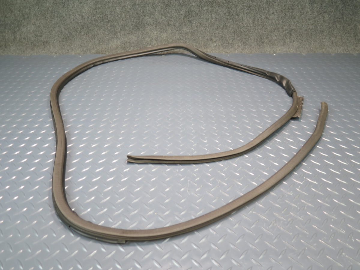 93-99 Toyota Hiace KZH106W Front Right Door Weatherstrip Rubber Seal Gasket OEM