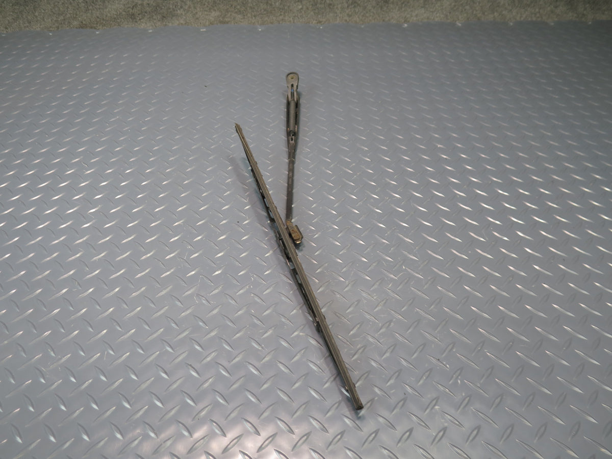 90-96 Toyota Hiace KZH106W Rear Tailgate Wiper Arm OEM