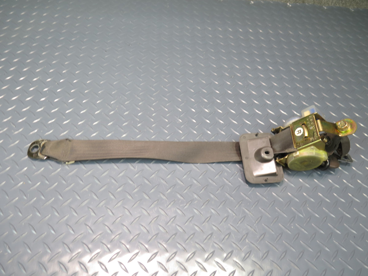 93-96 TOYOTA HIACE KZH106W FRONT RIGHT & LEFT SIDE SEATBELT RETRACTOR SET OEM