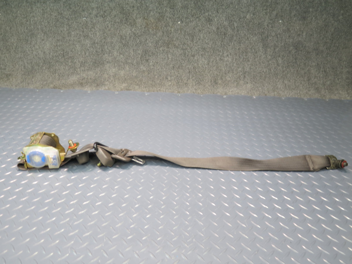 93-96 TOYOTA HIACE KZH106W FRONT RIGHT & LEFT SIDE SEATBELT RETRACTOR SET OEM