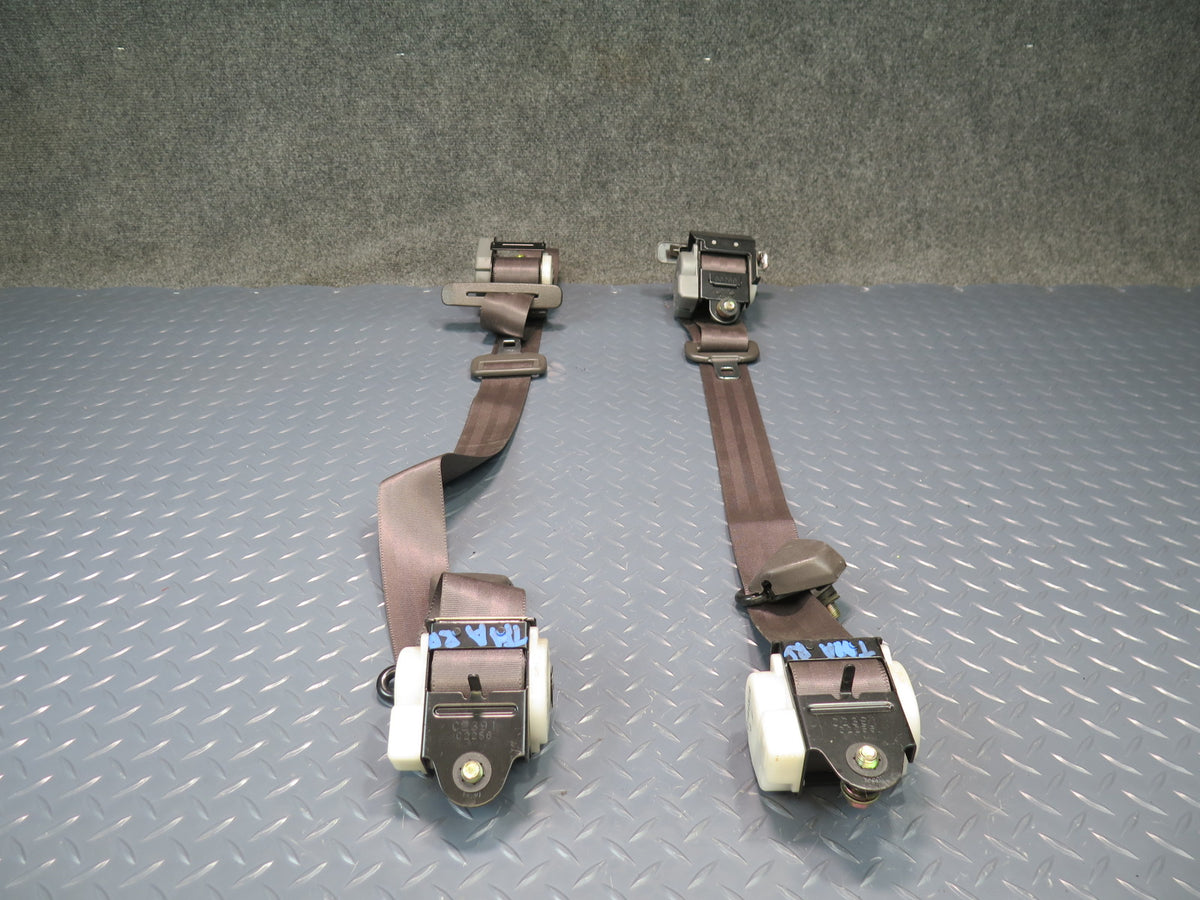 93-96 TOYOTA HIACE KZH106W REAR 3RD ROW RIGHT & LEFT SIDE SEATBELT RETRACTOR SET OEM