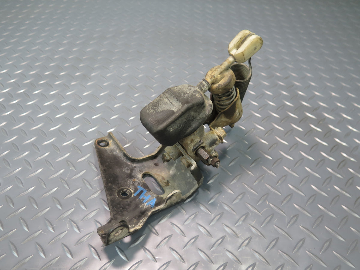 93-96 Toyota Hiace KZH106W Rear Brake Proportioning Valve Pressure Regulator OEM