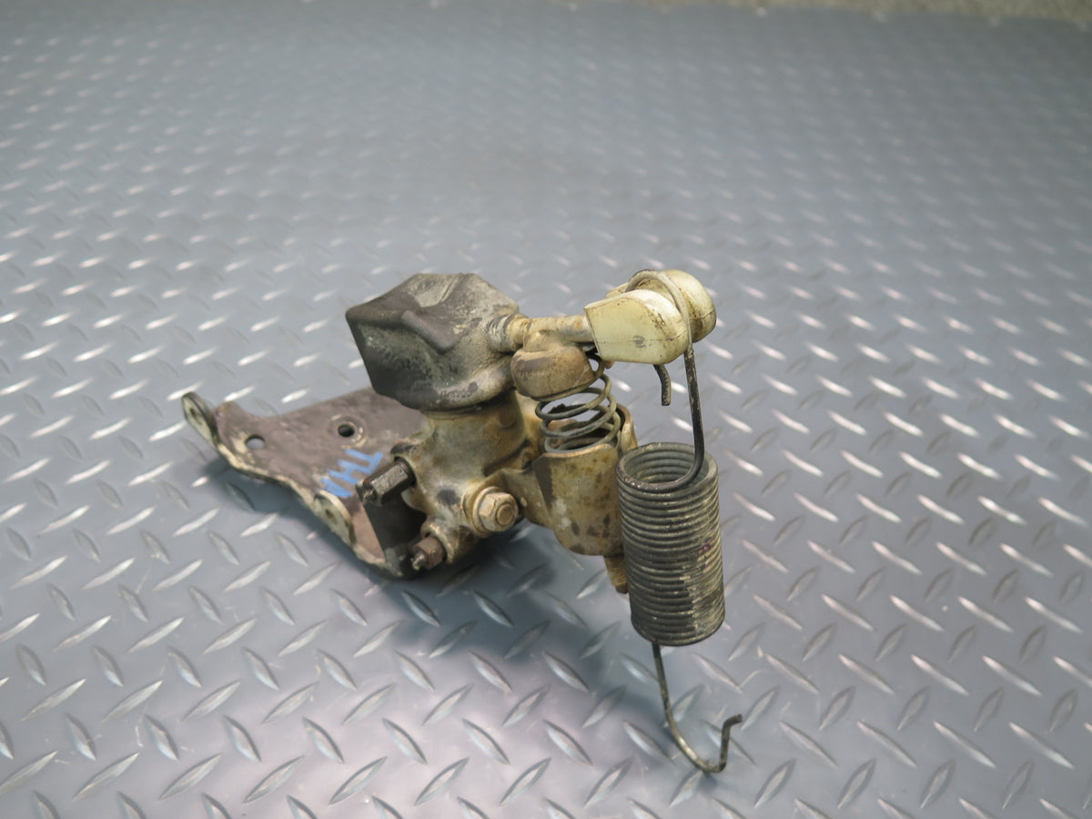 93-96 Toyota Hiace KZH106W Rear Brake Proportioning Valve Pressure Regulator OEM