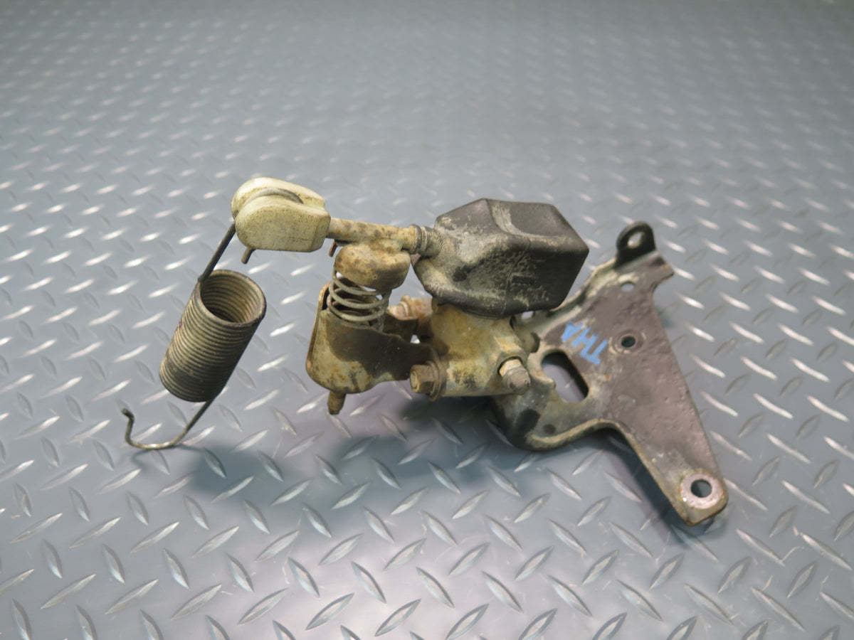 93-96 Toyota Hiace KZH106W Rear Brake Proportioning Valve Pressure Regulator OEM
