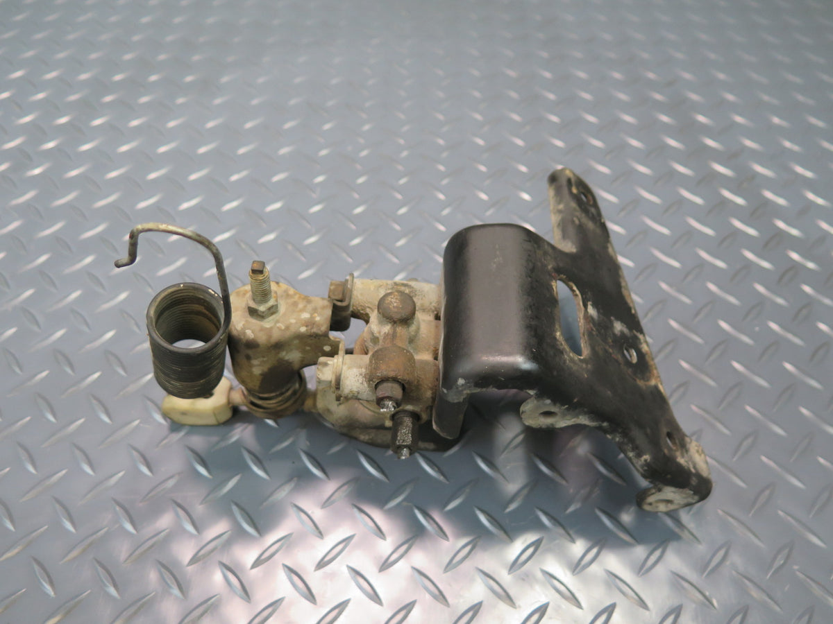 93-96 Toyota Hiace KZH106W Rear Brake Proportioning Valve Pressure Regulator OEM