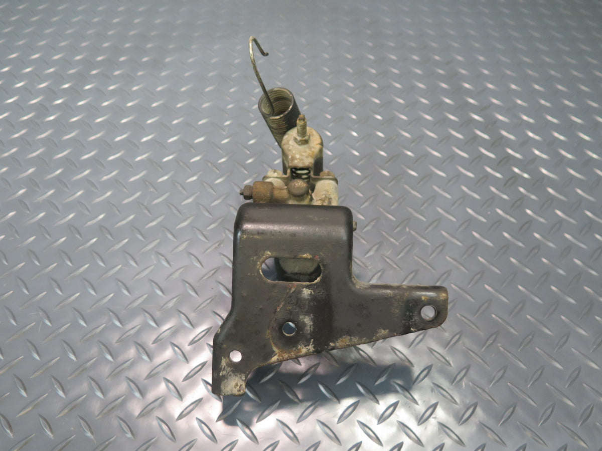 93-96 Toyota Hiace KZH106W Rear Brake Proportioning Valve Pressure Regulator OEM