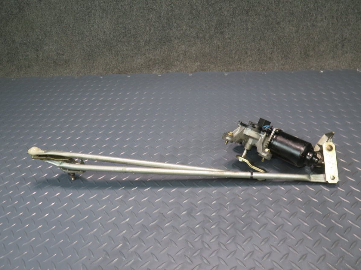 93-96 Toyota Hiace KZH106W RHD Windshield Wiper Transmission Linkage w Motor OEM