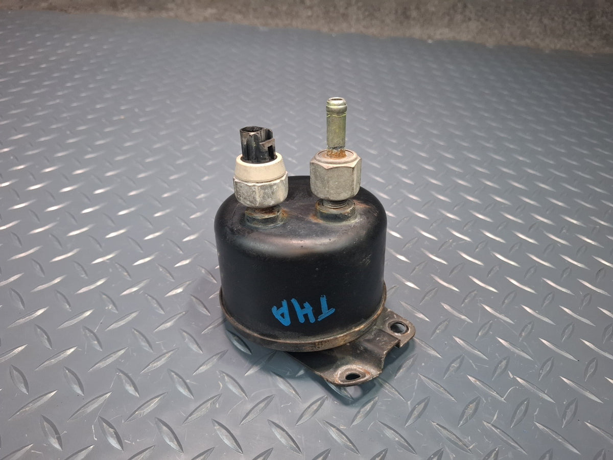 93-98 Toyota Hiace KZH106W Brake Vacuum Reservoir w Sensor OEM