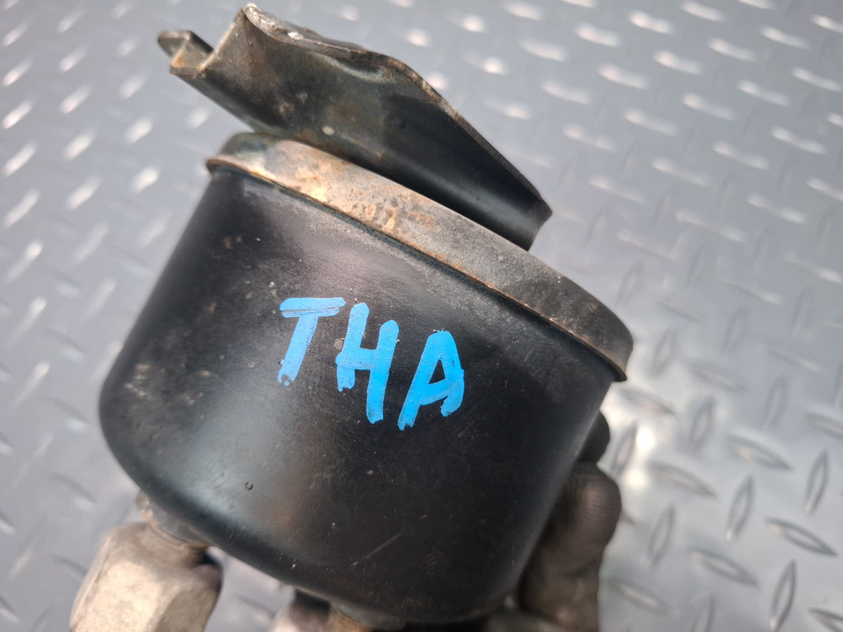 93-98 Toyota Hiace KZH106W Brake Vacuum Reservoir w Sensor OEM
